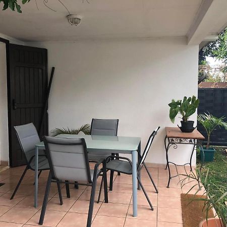 Meuble Le Manguier Apartment Saint Pierre Bagian luar foto