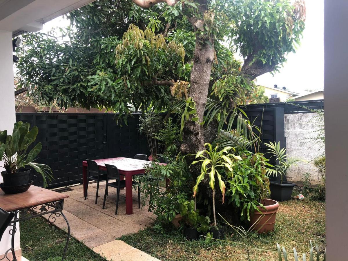 Meuble Le Manguier Apartment Saint Pierre Bagian luar foto
