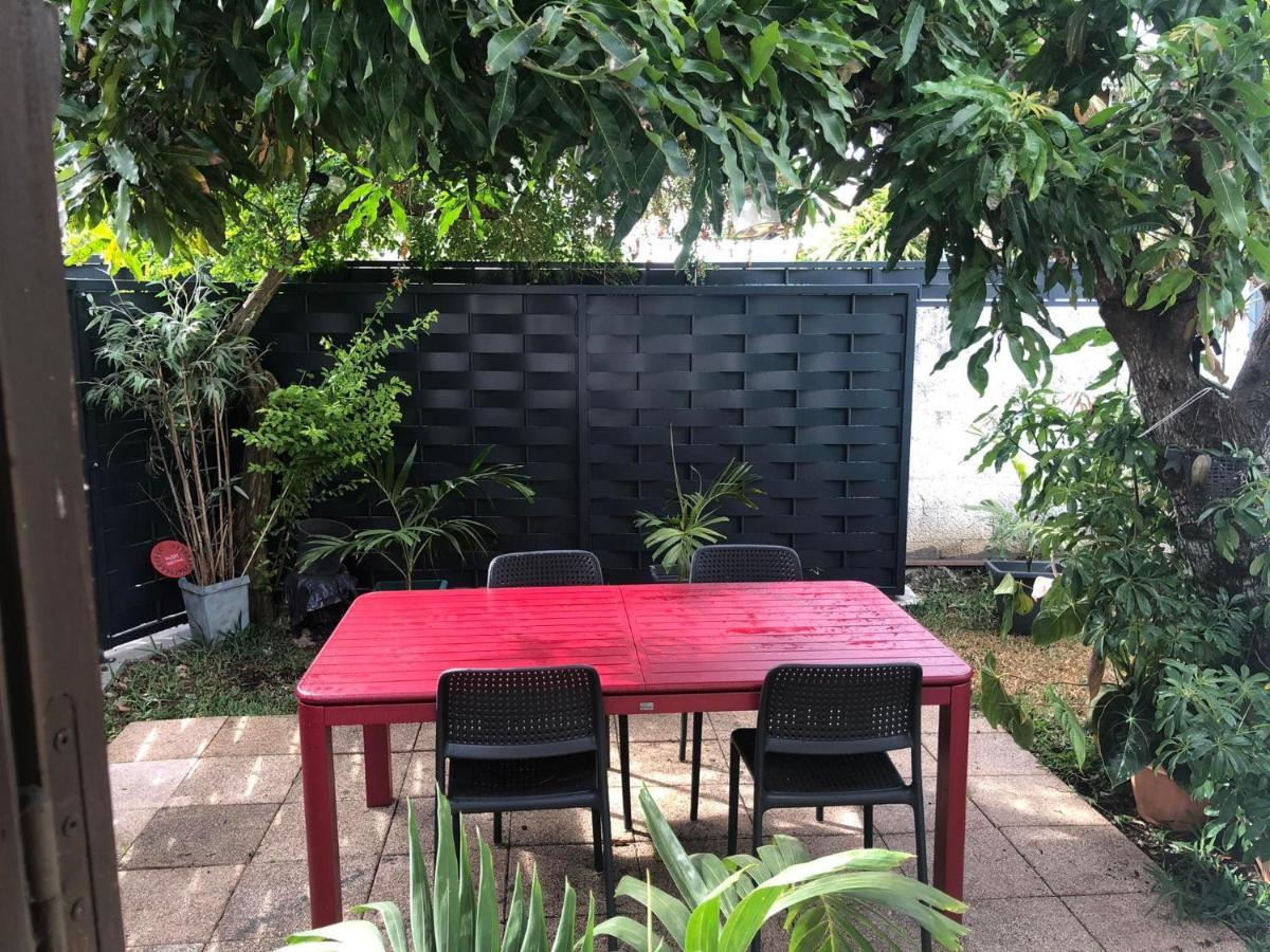Meuble Le Manguier Apartment Saint Pierre Bagian luar foto