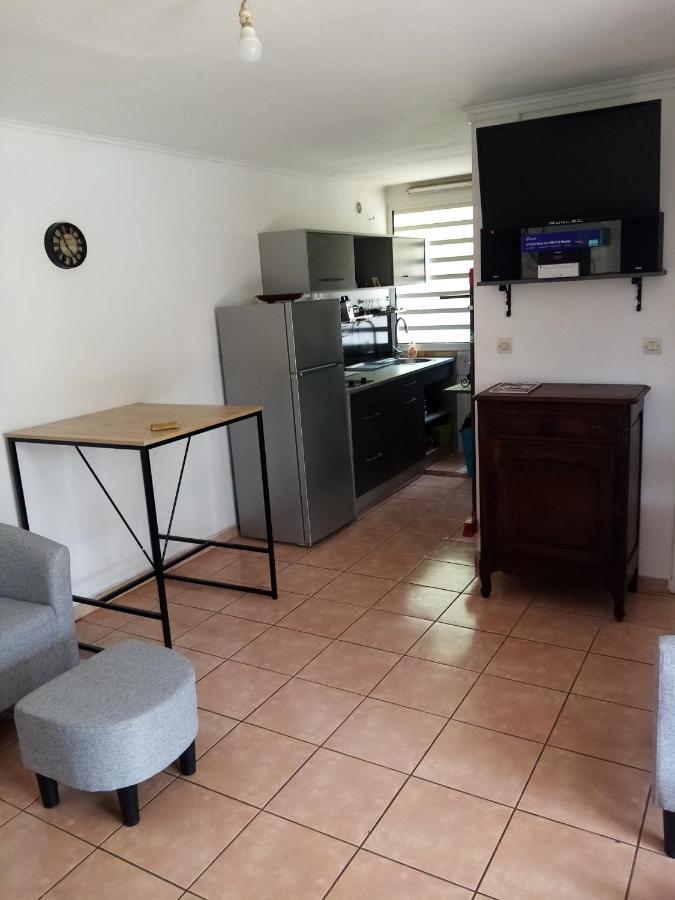 Meuble Le Manguier Apartment Saint Pierre Bagian luar foto
